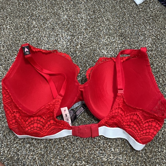 Victoria’s Secret Tshirt Push Up Bra- NWT - Picture 2 of 3
